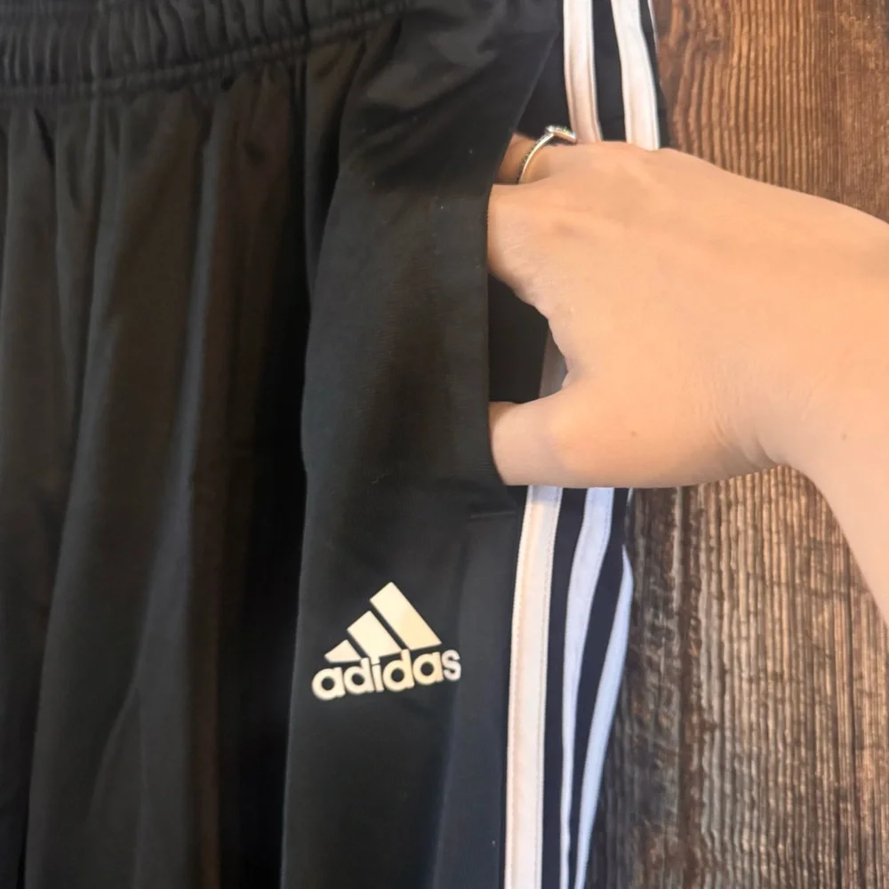 Men’s Adidas Black 3-Stripe Jogger Pants – Size Large – NWOT